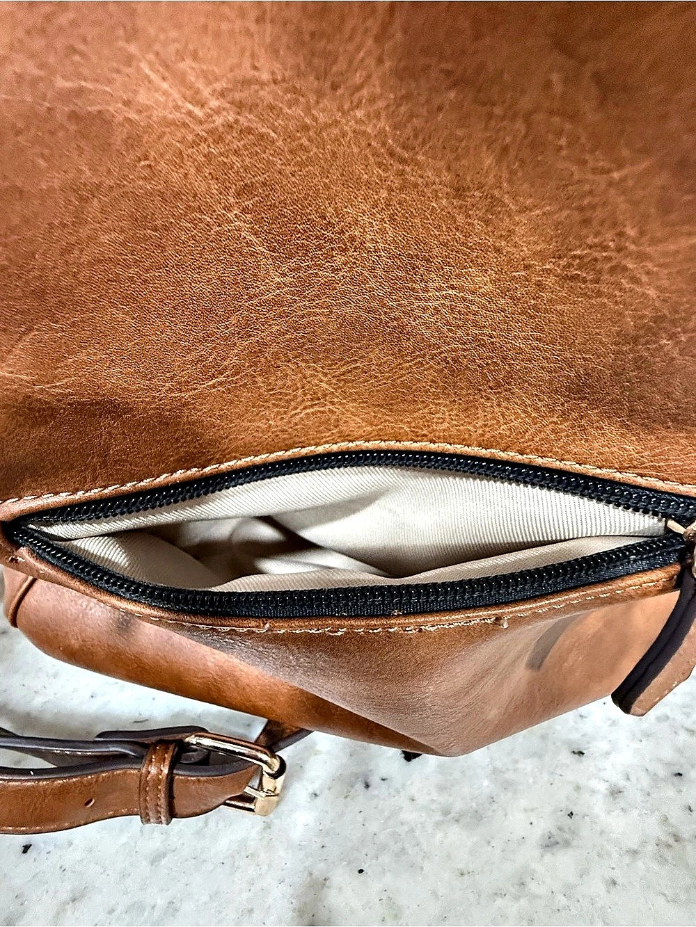 Danbury Mint by Jose Hess Leather Shoulder Bag - Picture 10 of 10